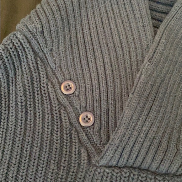 Navy Blue Men’s Vineyard Vines size L sweater - Picture 3 of 4